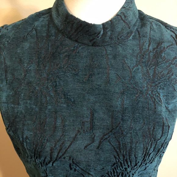 Mark. Chic Teal Sleeveless Mock Neck Crop Top - Picture 3 of 16